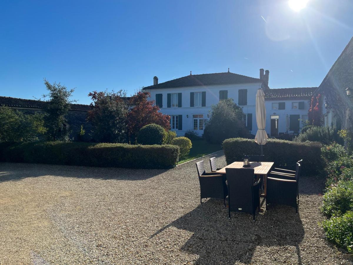 1854 Chassors Villa Exterior photo