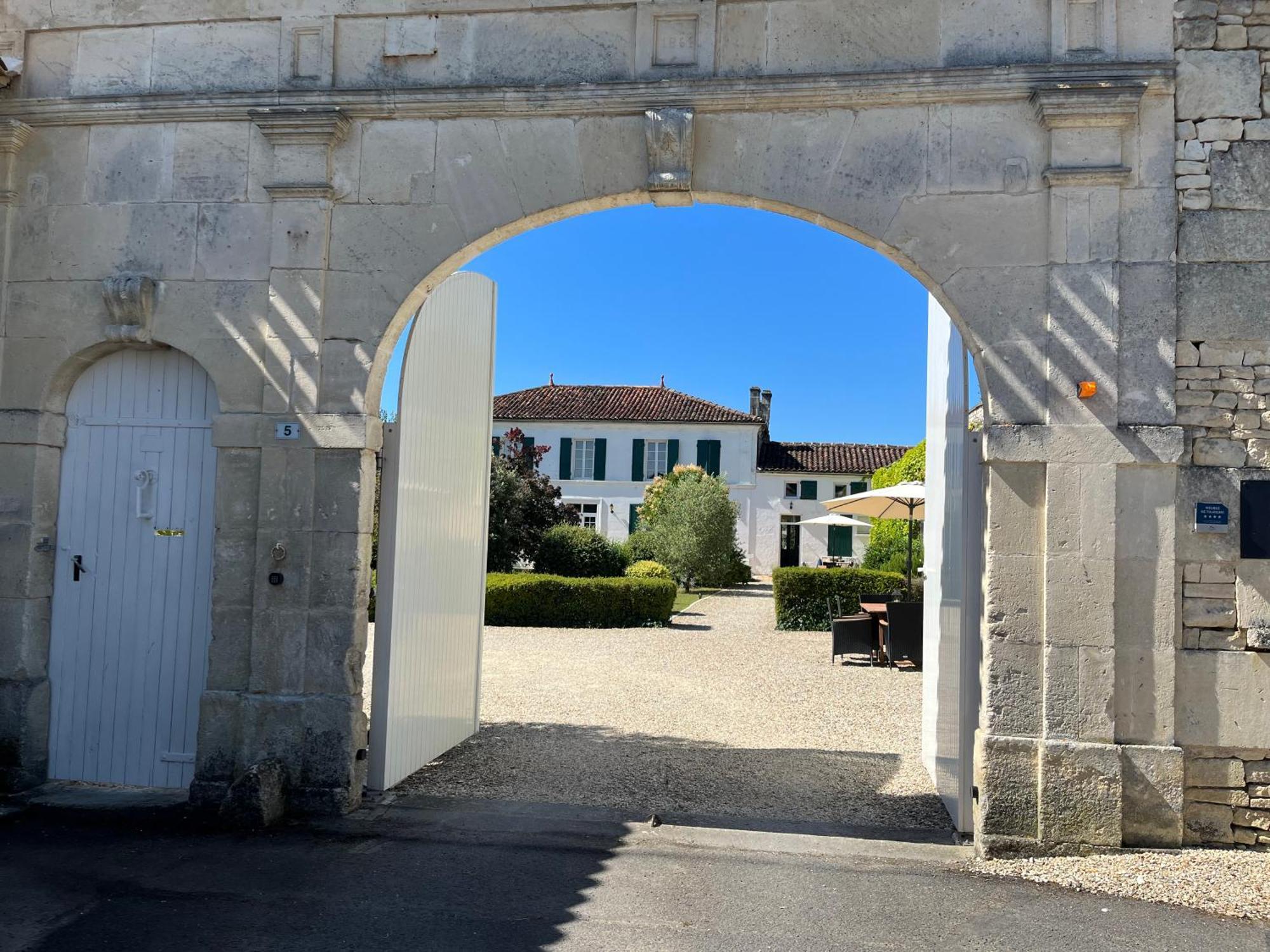 1854 Chassors Villa Exterior photo
